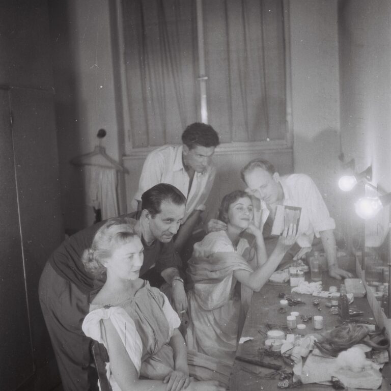 Učna ura gledališkega šminkanja